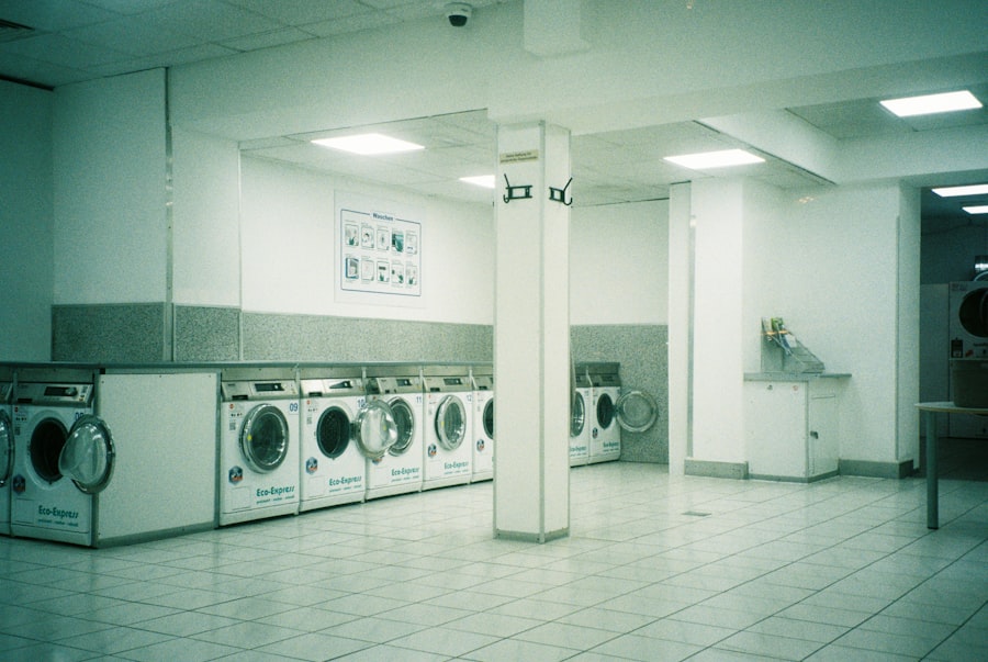 Photo uvc disinfecting system
